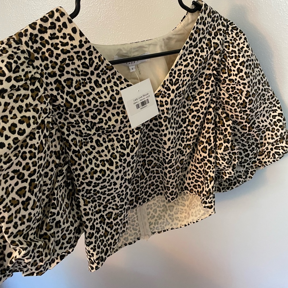 NWT BOUTIQUE BLOUSE SIZE SM